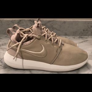 Nike Women’s Tan Leather Shoes